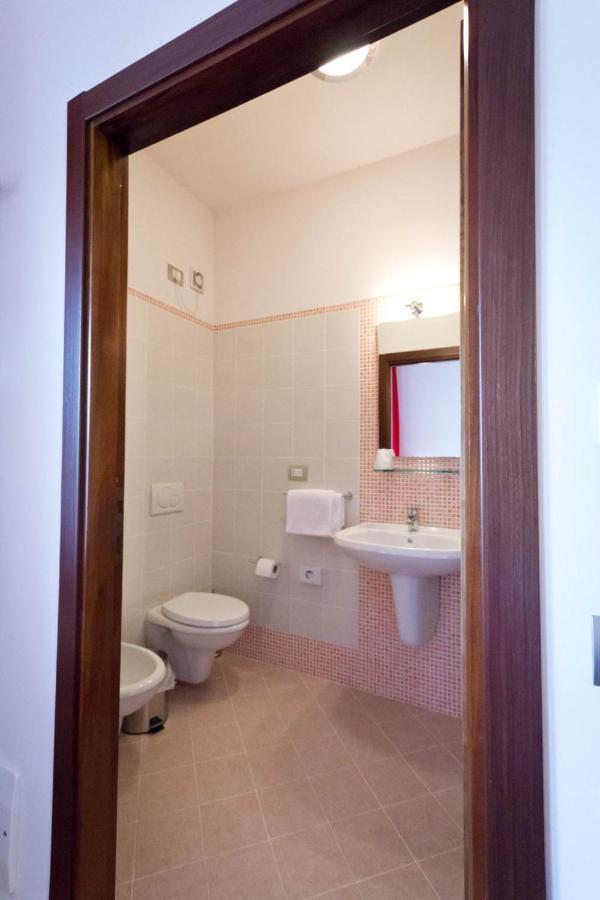 Hotel Donnini Assise Extérieur photo