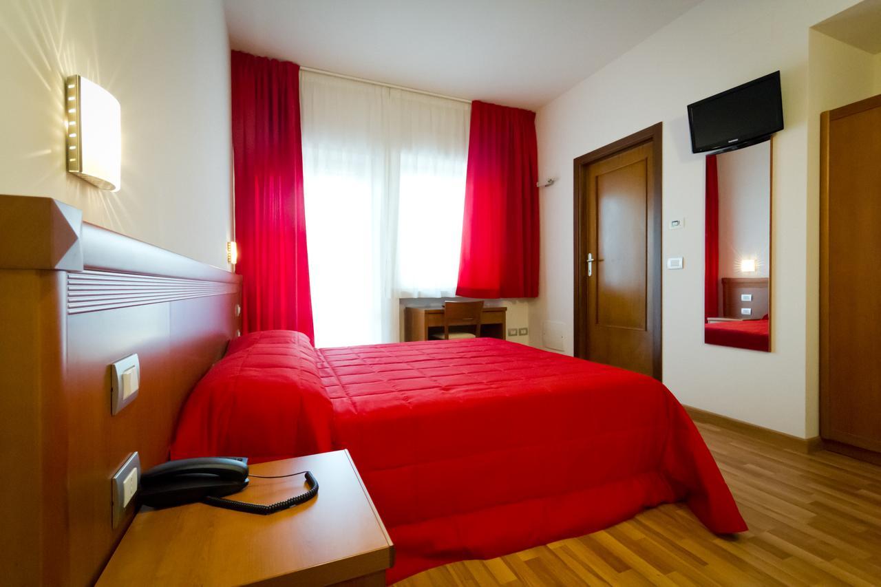 Hotel Donnini Assise Extérieur photo